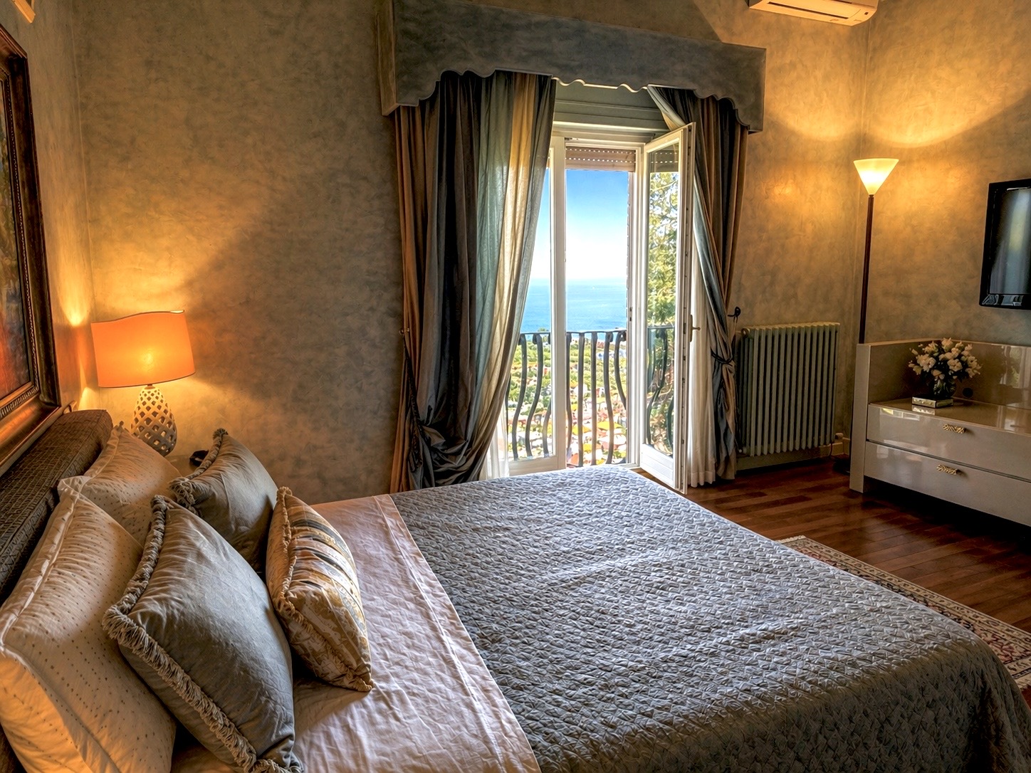 Thalassa Suite