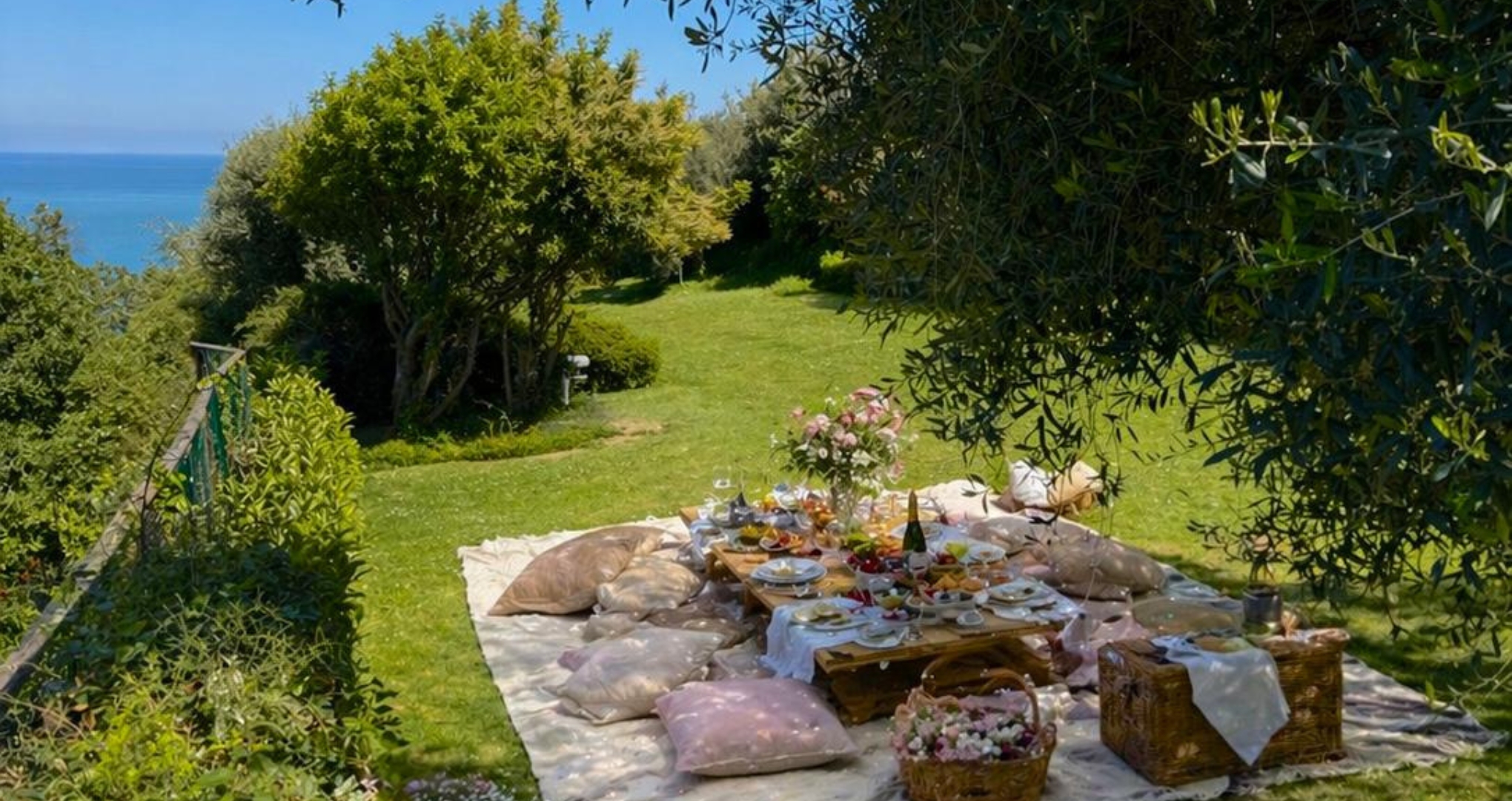 Loggia di Villa Giordano allestita per concerto privato al tramonto